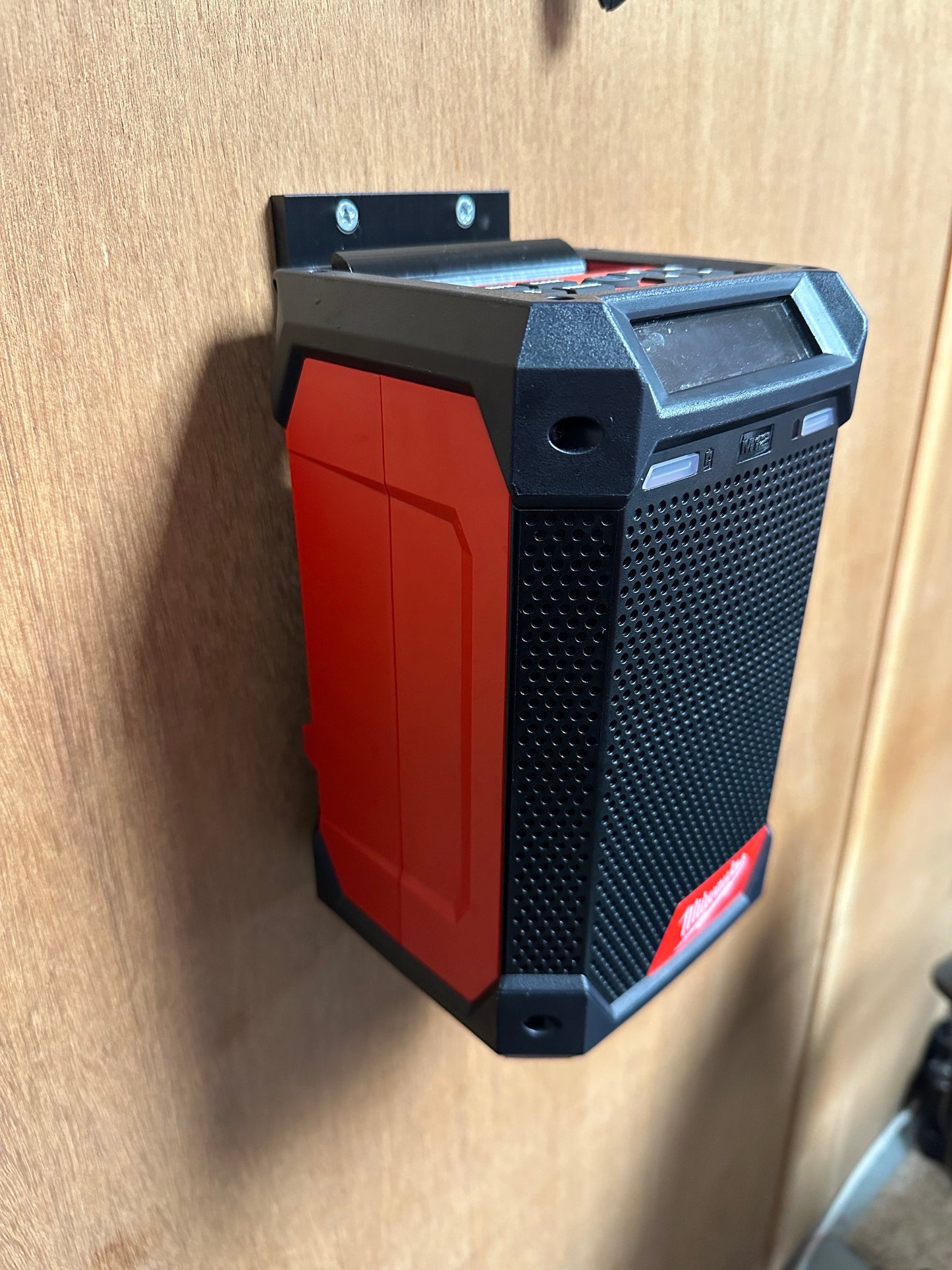 Milwaukee M12 Radio Wall Mount